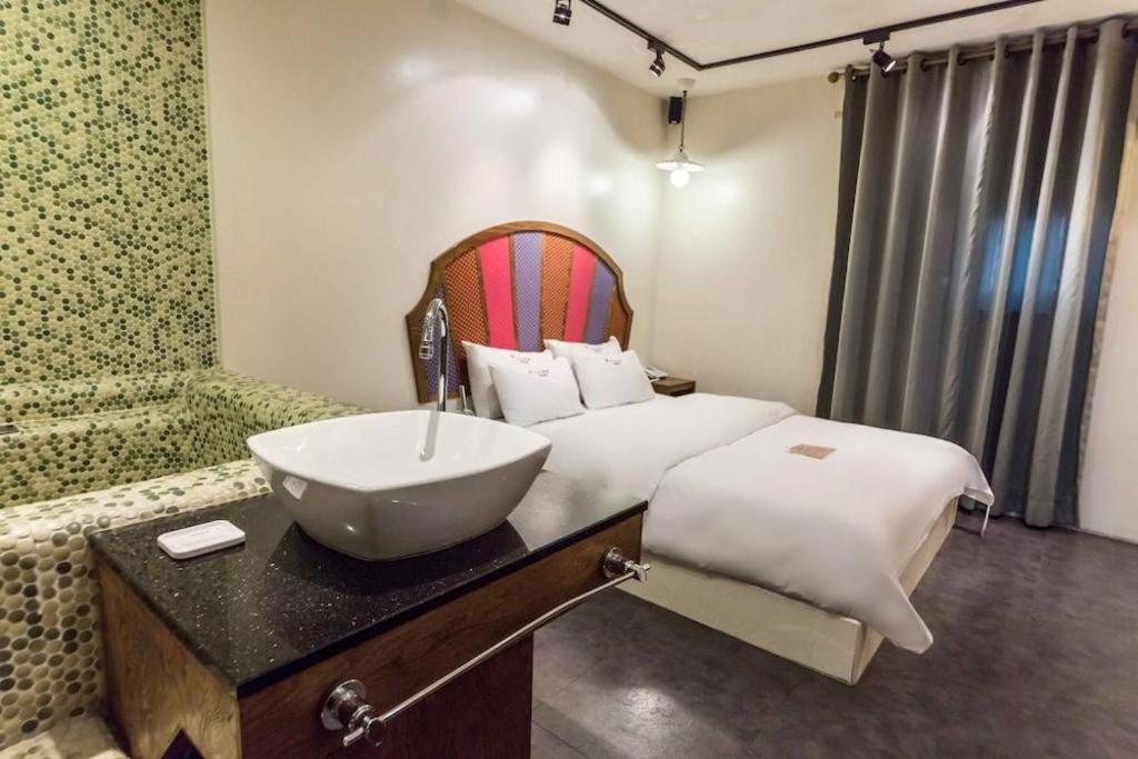 Motel Yaja Yeongdeungpo