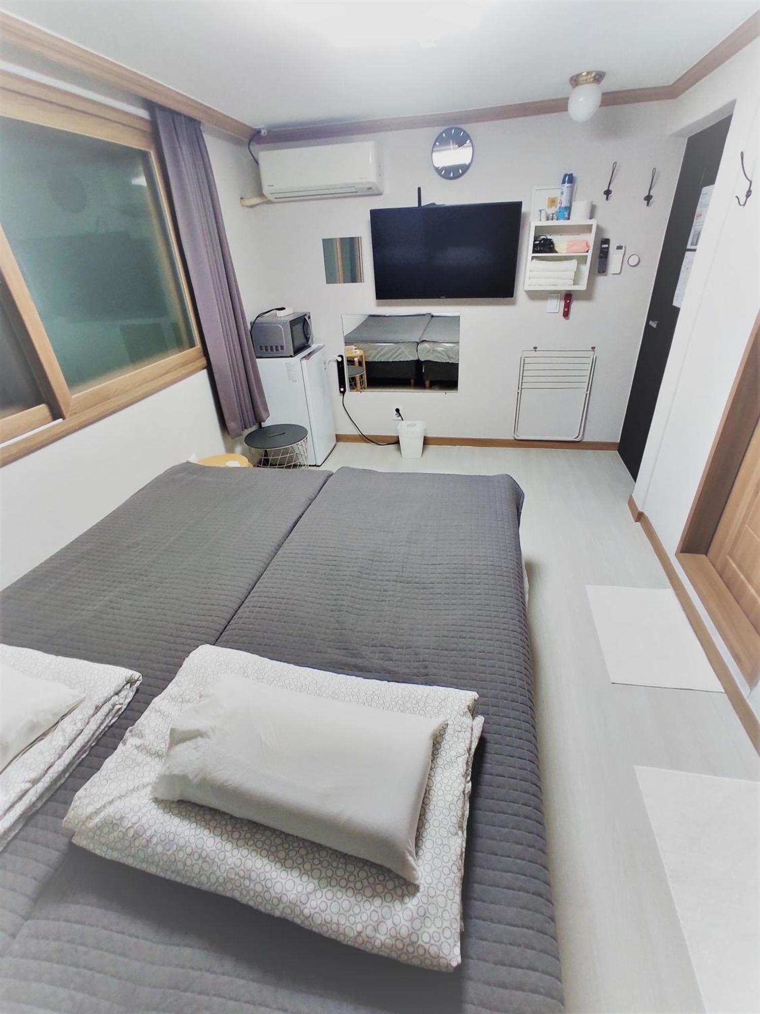 Y's House