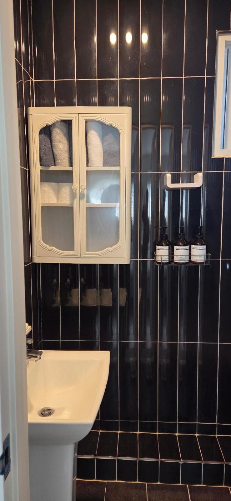 Anam Apartment