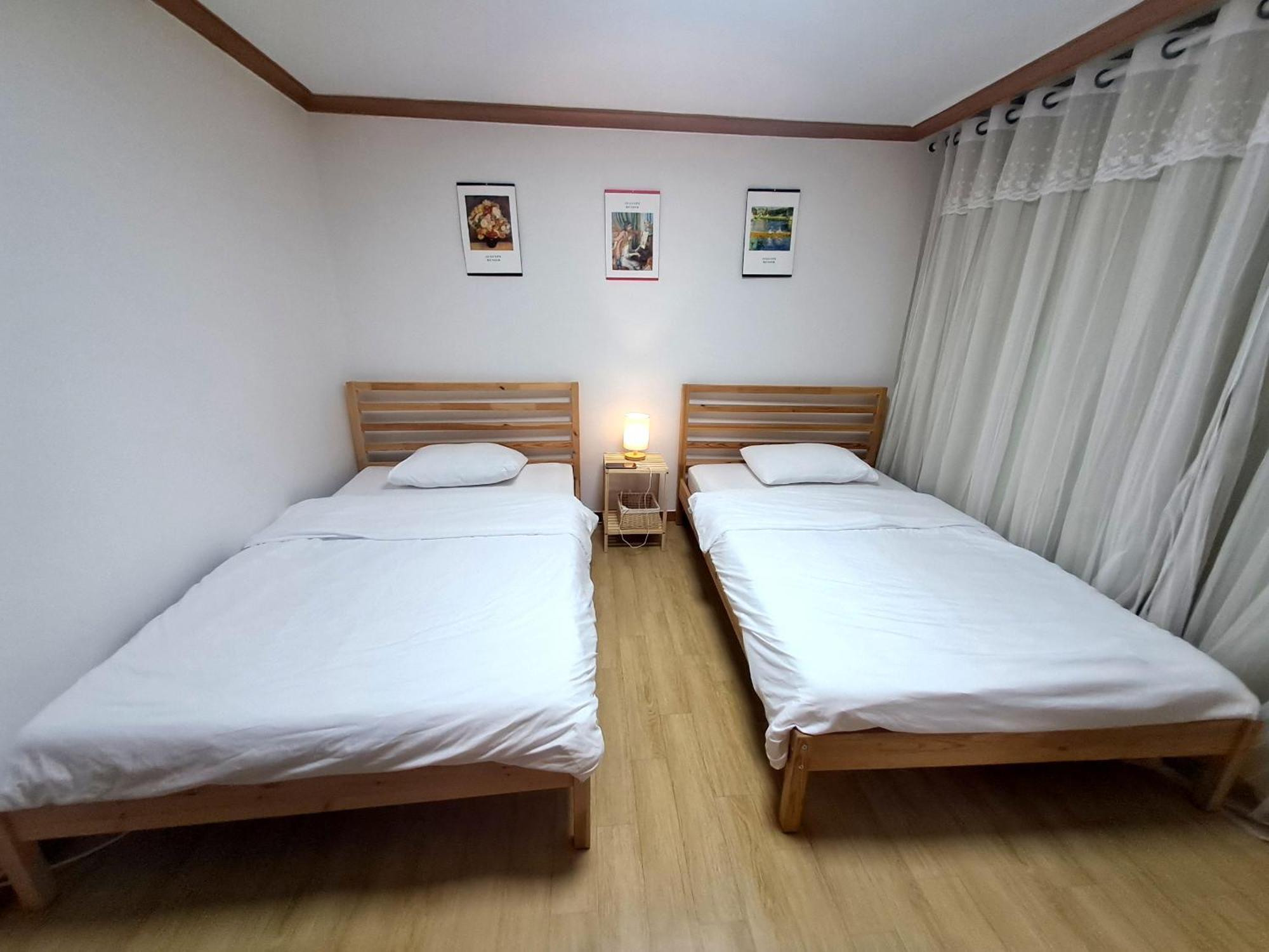 Comfort House 2 Bed Hwagok Station 4minutes Gimpo Airport 10 Minutes * Seoul