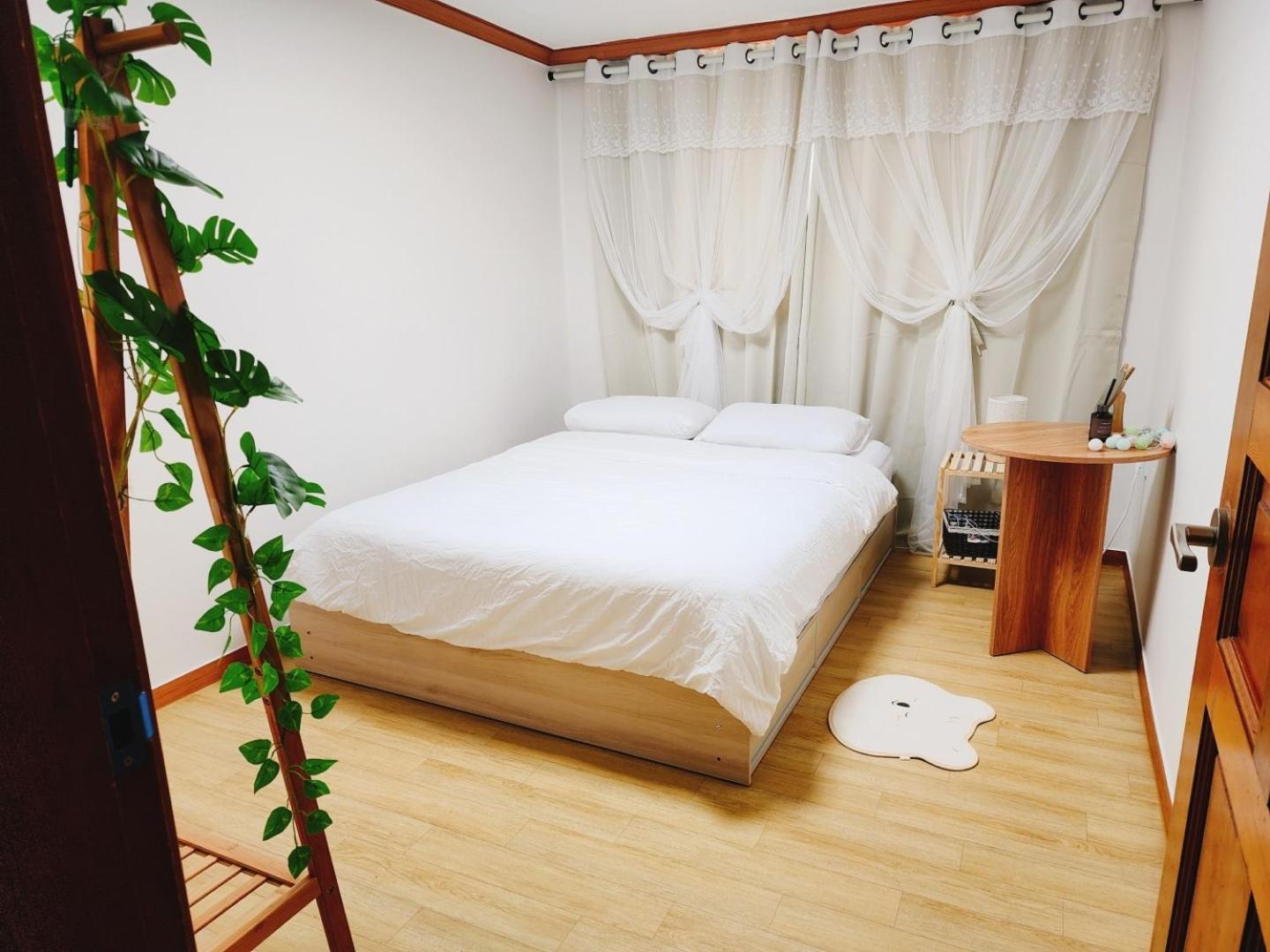 Comfort House 2 Bed Hwagok Station 4minutes Gimpo Airport 10 Minutes