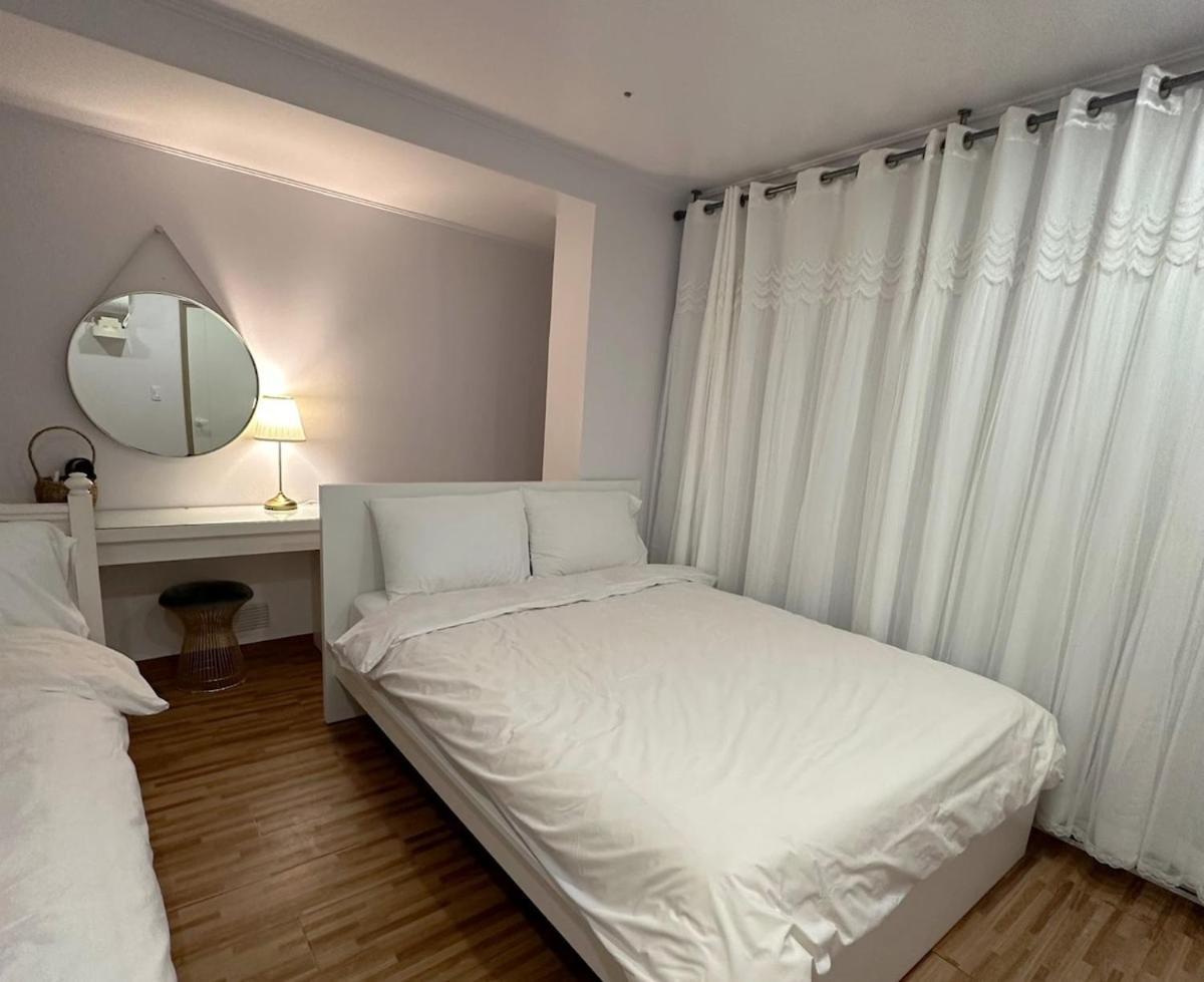 Apartment J Honor Seoul