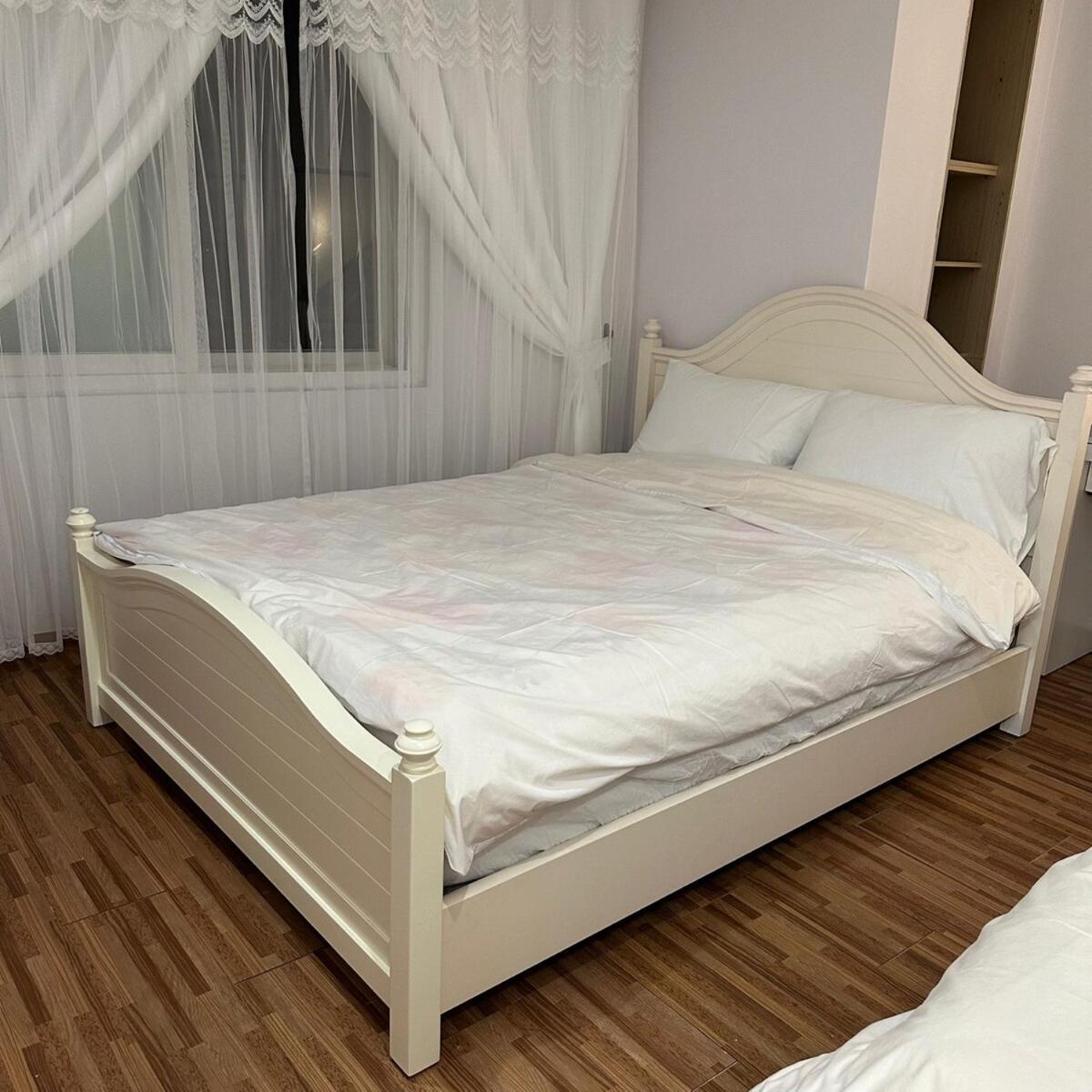 J Honor Apartment *