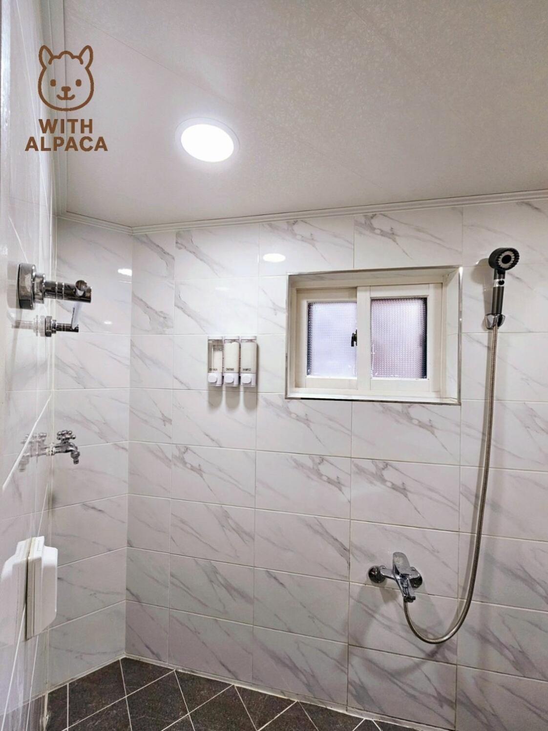 8 Minutes Walk From Sillim Station, Fully Furnished *