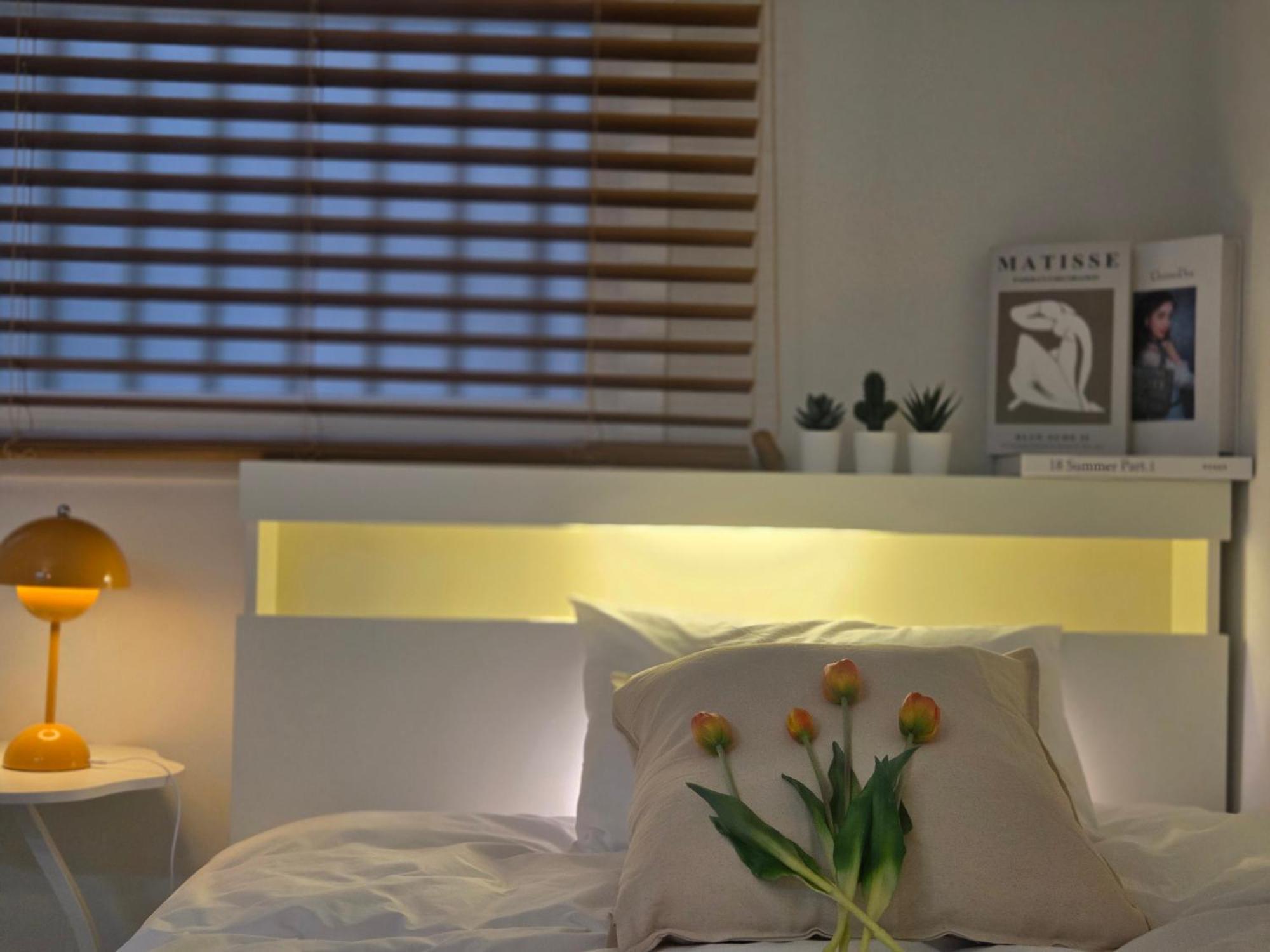 Gangnam Station, Yeoksam Station, 5-minute Walk, Luggage Storage, Business Trip, 6 People *