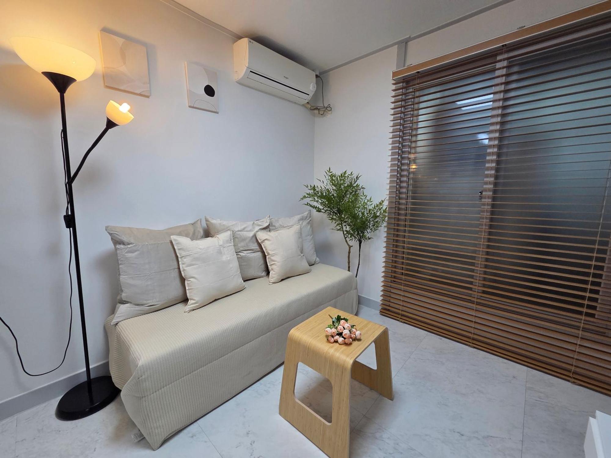 Gangnam Station, Yeoksam Station, 5-minute Walk, Luggage Storage, Business Trip, 6 People Villa *