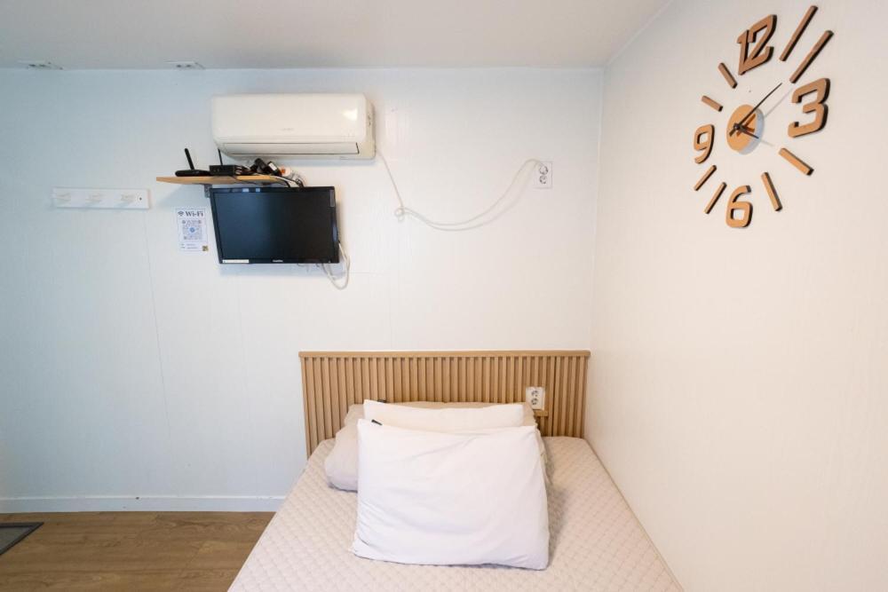 K Myeongdong First Guest house 2*