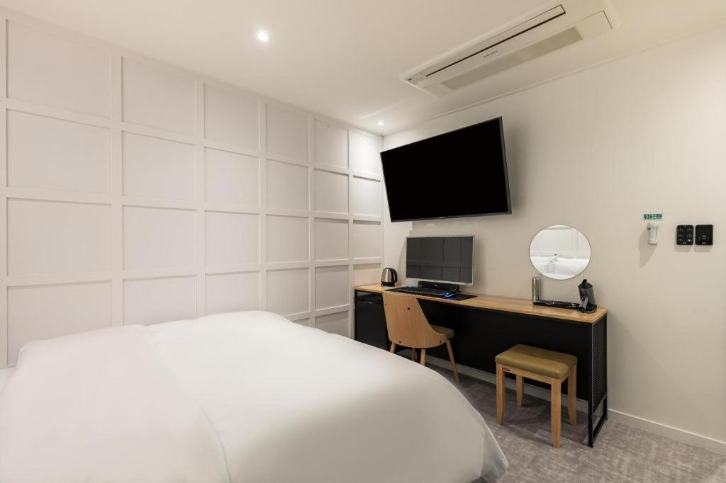 Hotel Crossing 2*