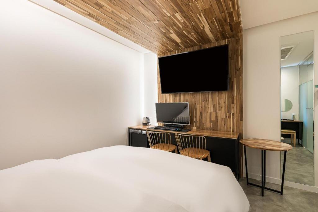 Crossing Hotel 2*