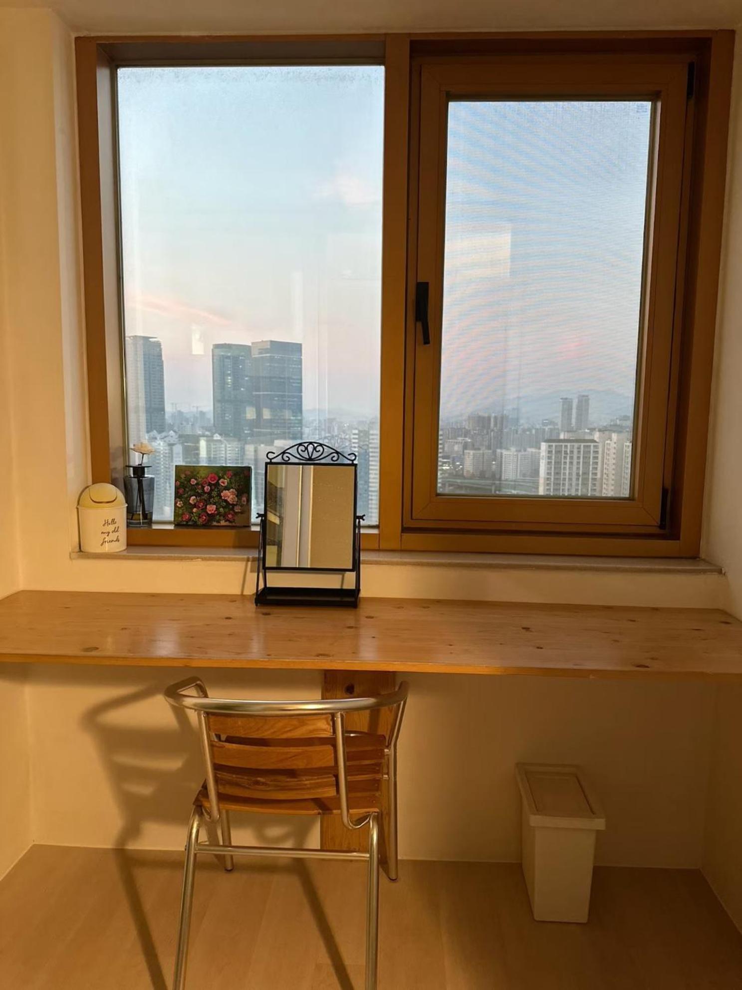 Stravely Skyline Homestay Seoul