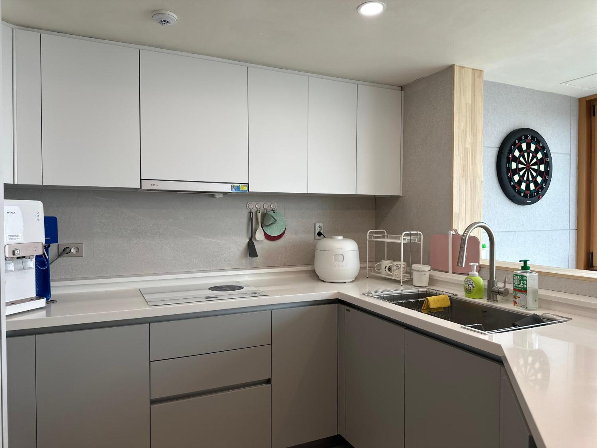 Stravely Skyline Homestay Seoul