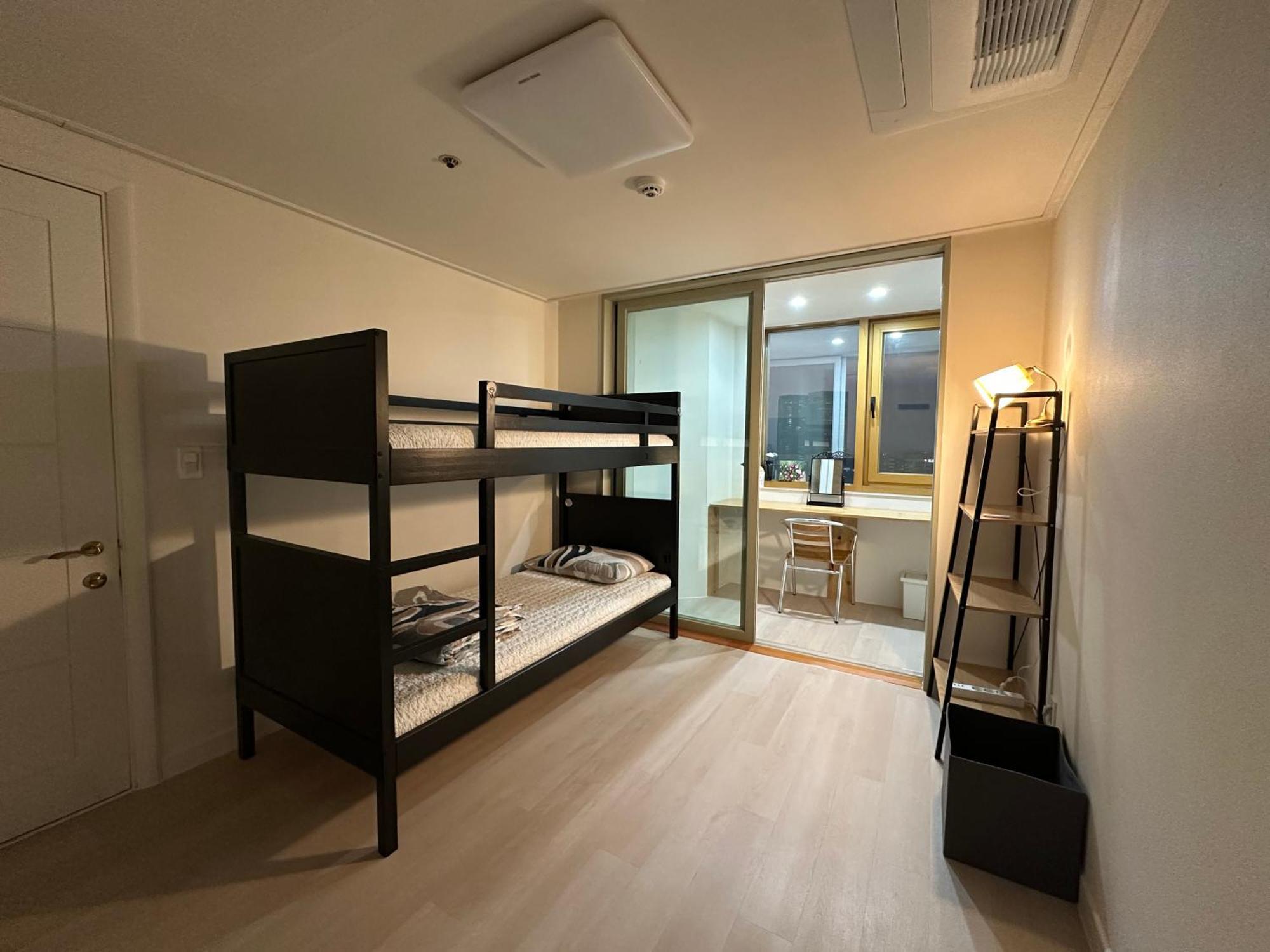 Stravely Skyline Homestay Seoul
