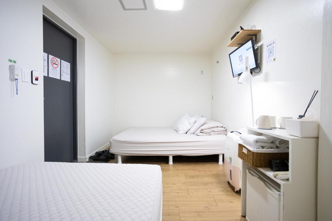 Guest house K Myeongdong First 2*