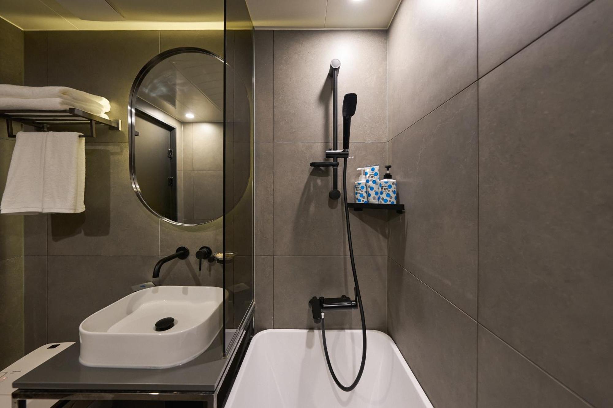 Blueduck Hotel