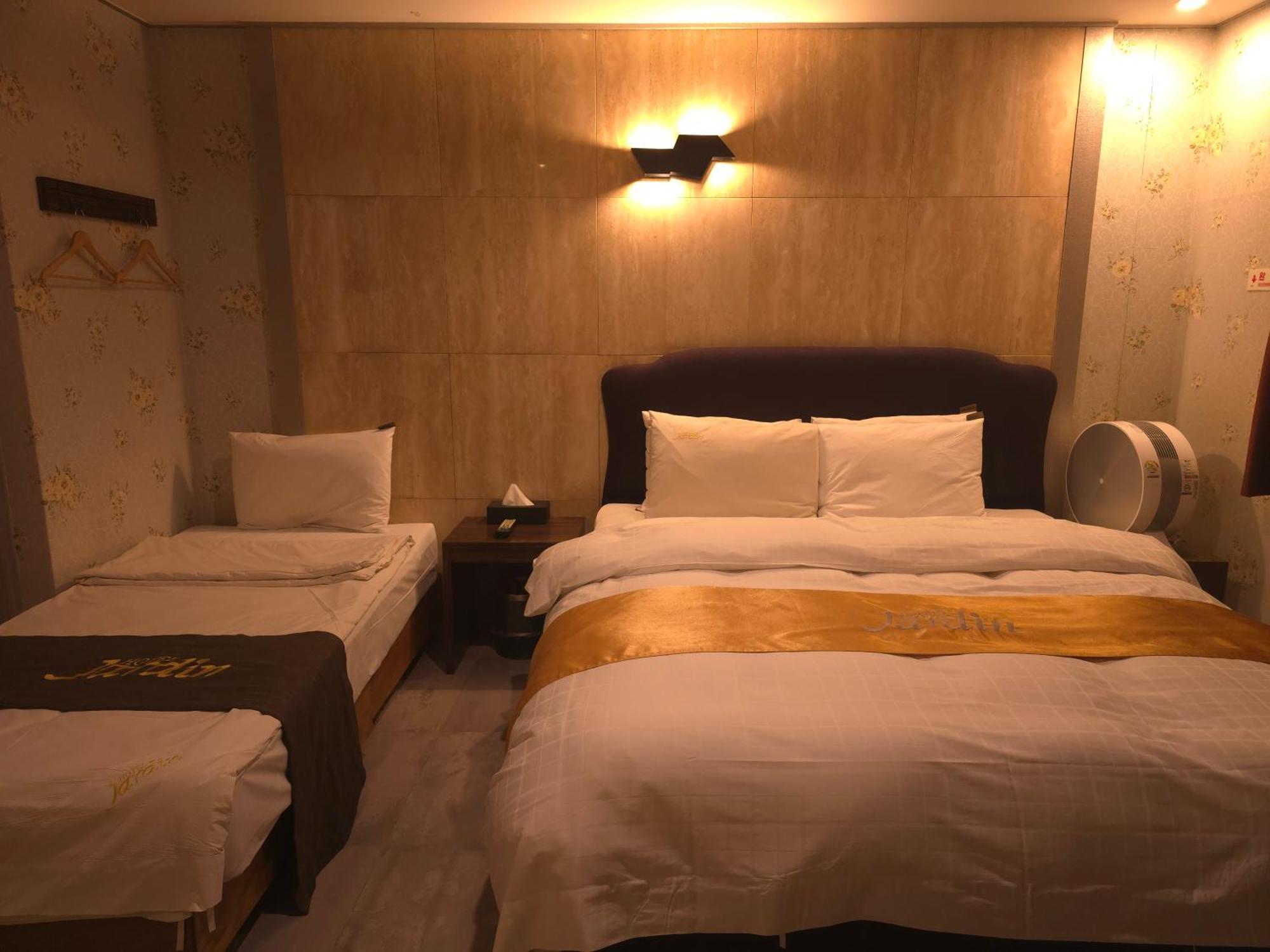 Yeongdeungpo Jardin Hotel
