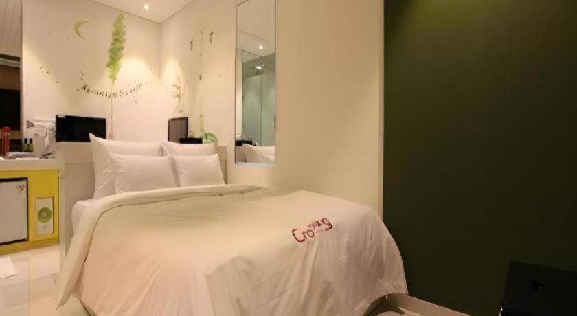 Hotel Crossing 2*