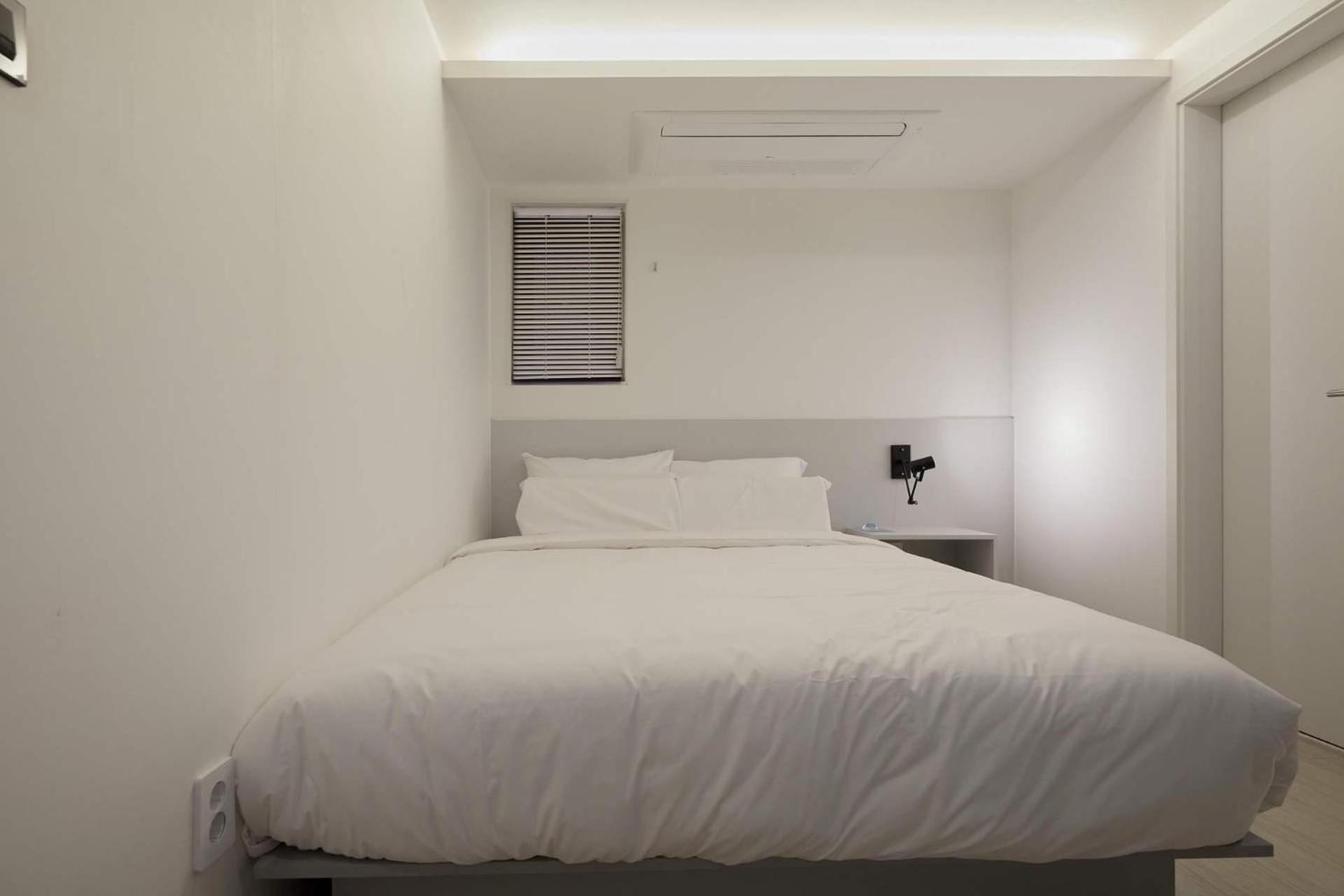 Aank Sinchon Hotel