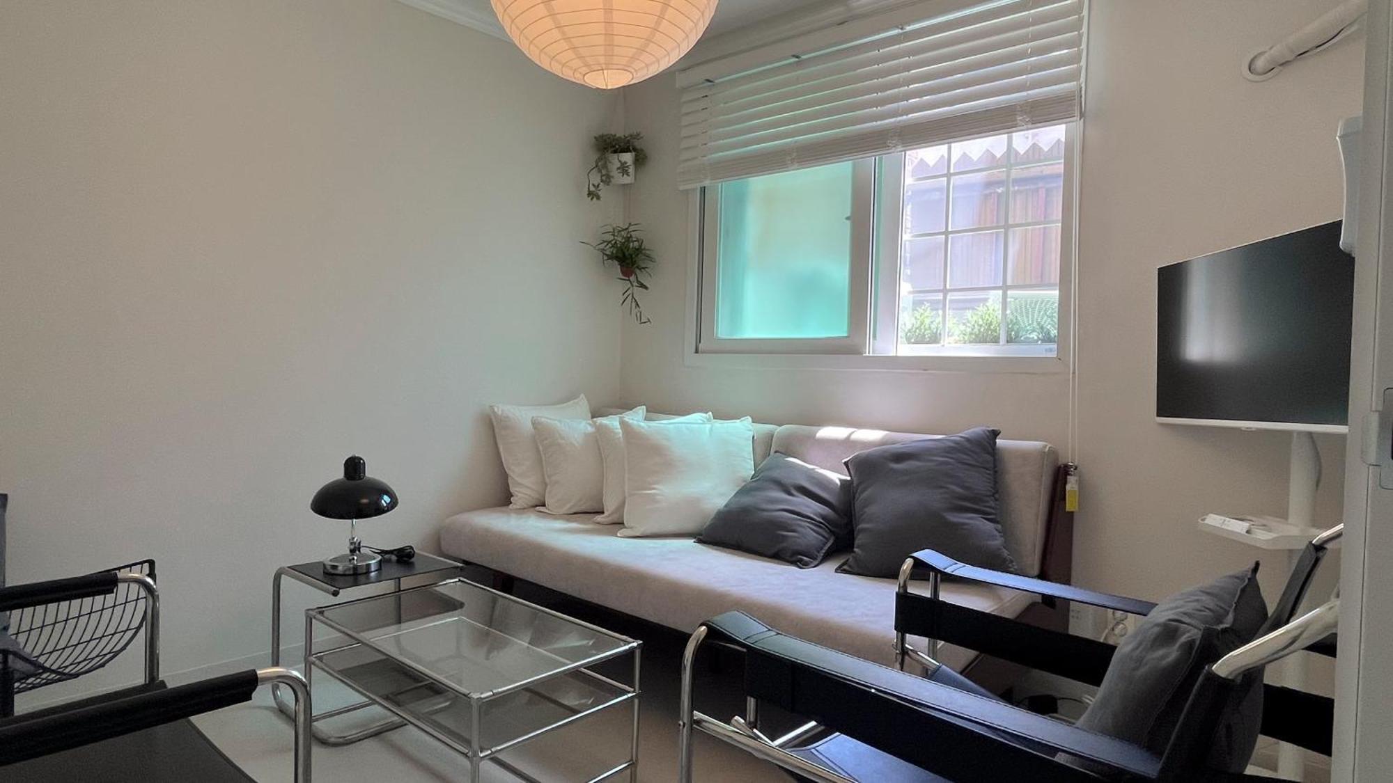 Villa Staymuk Seochon, Center Of