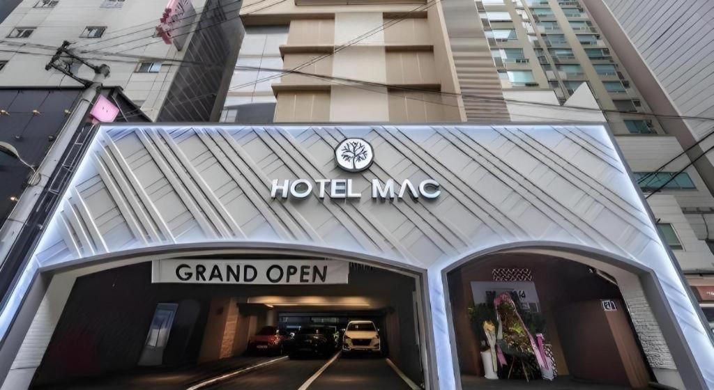 Mac Motel *