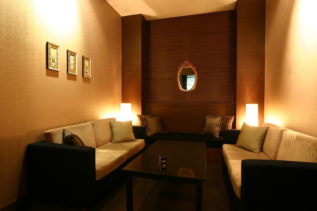 Hotel M