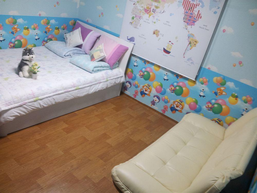 Four Seasons House Guest house *