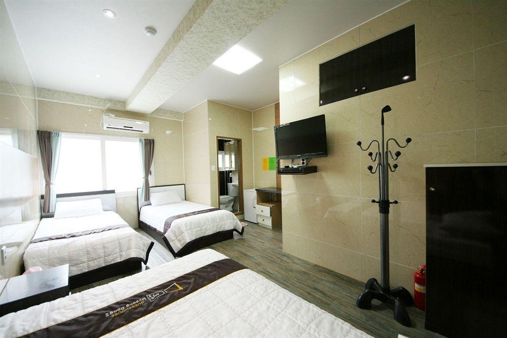 D.h Sinchon Guest house Seoul
