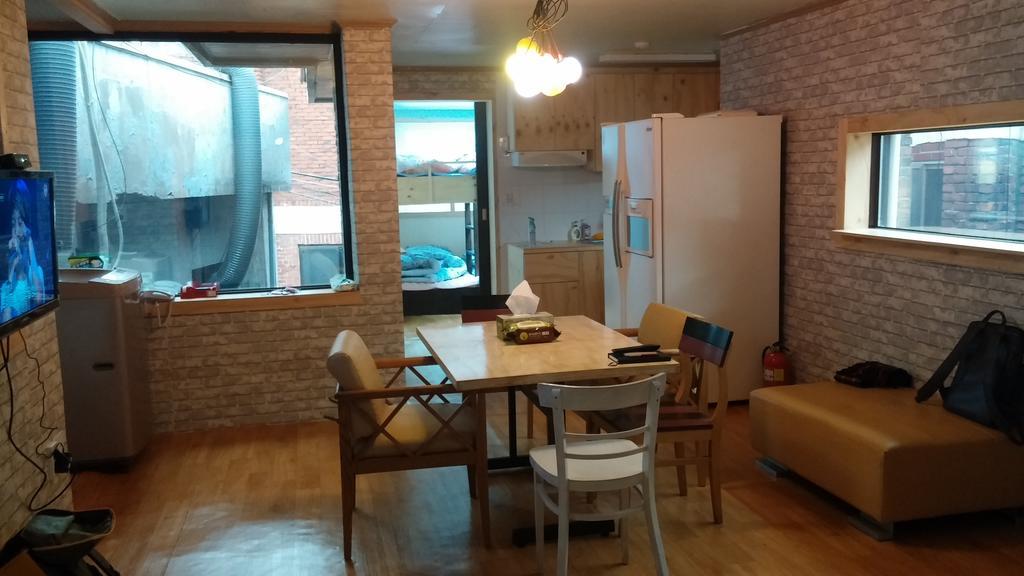 Social House -
