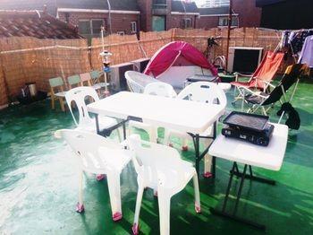 Bunk Backpackers