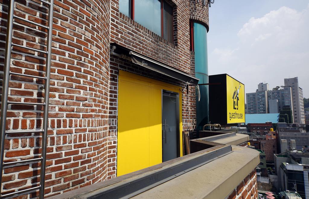 Hostel 24 Sinchon Avenue *