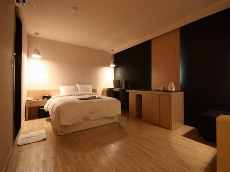 Nyx Hotel