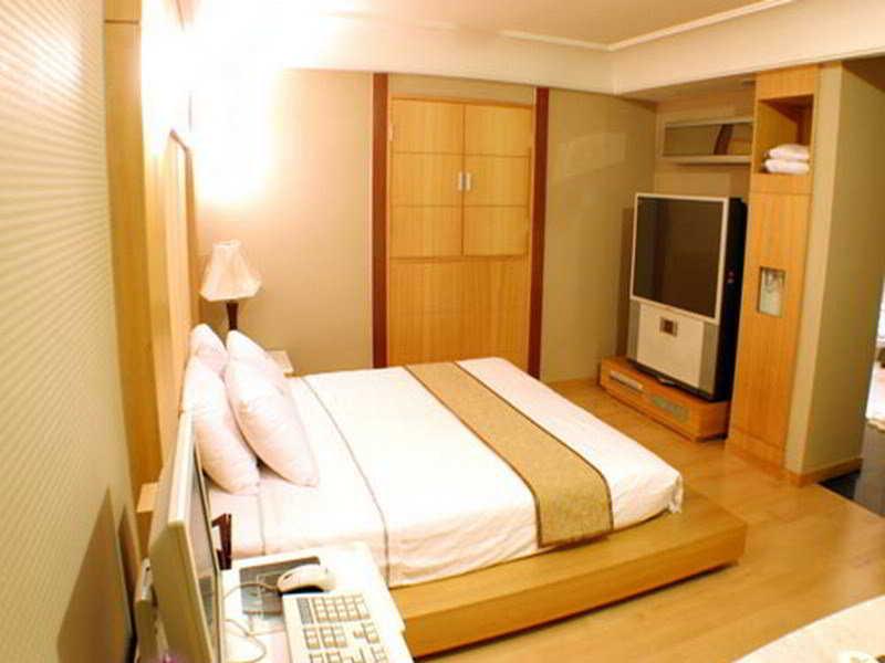 Kobos Hotel 2*