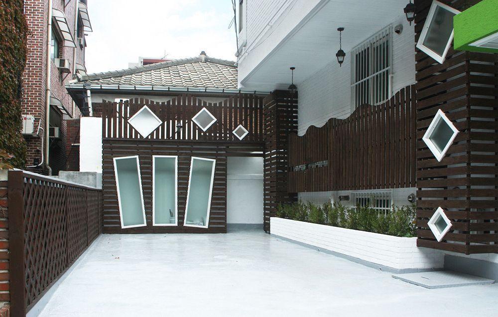 Family & Friends House *
