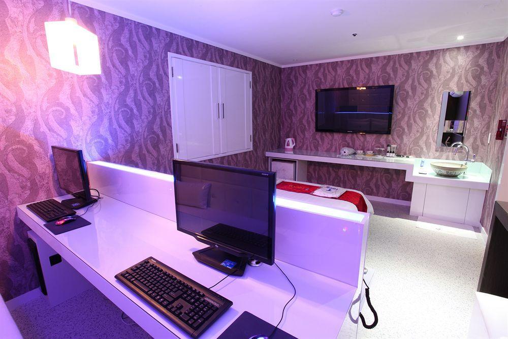 Hotel Moxy Insadong By Marriott Seoul