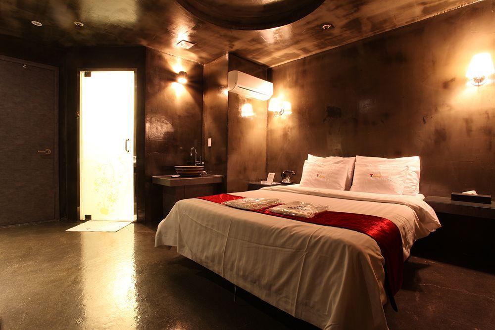 Hotel Moxy Insadong By Marriott Seoul