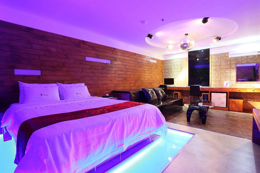 Hotel Moxy Insadong By Marriott