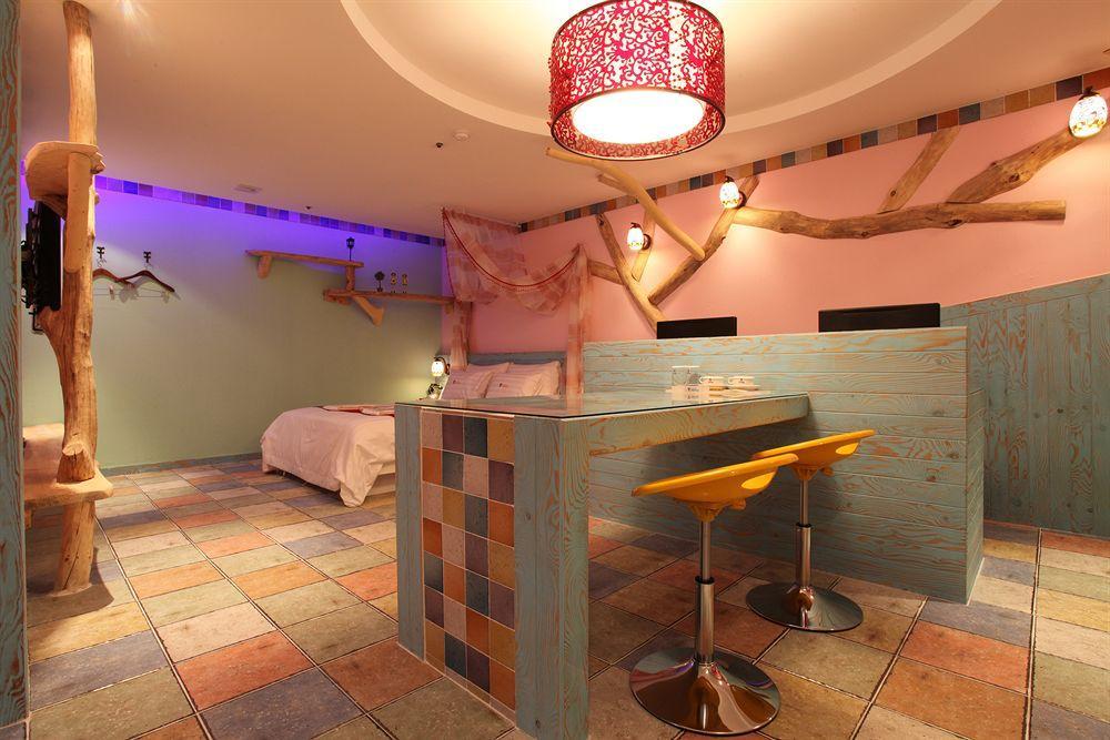 Hotel Moxy Insadong By Marriott Seoul