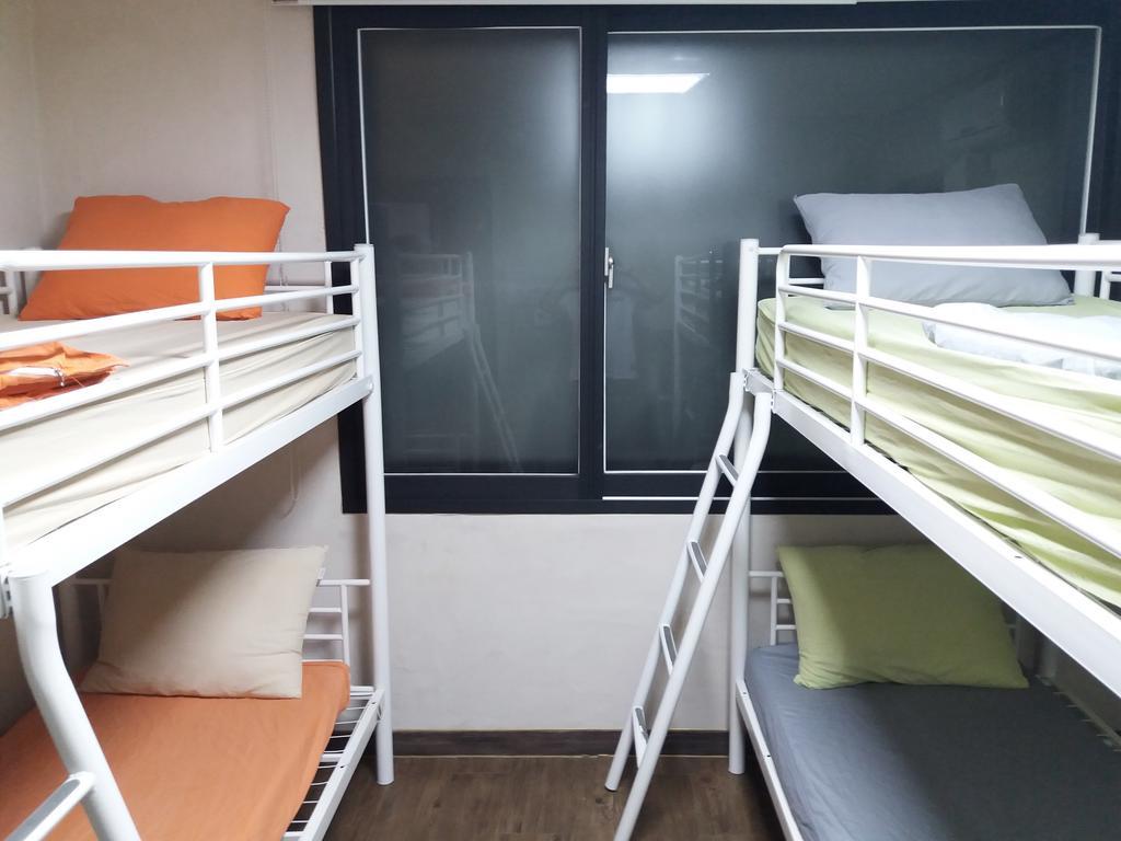 Vin Hostel *
