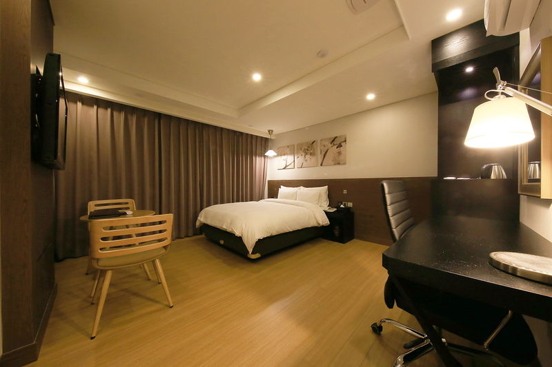 Kobos Hotel