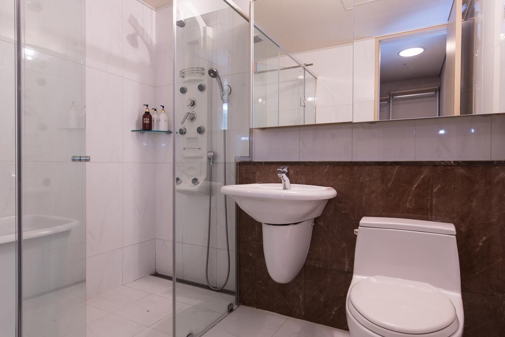 Penthouse Station Apartment *