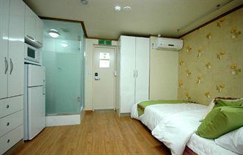 Apartment E *