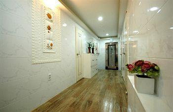 Apartment E Seoul