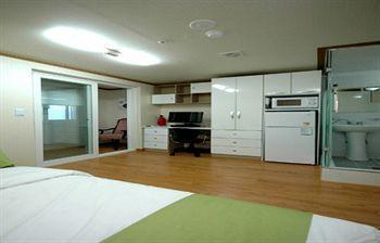 Apartment E