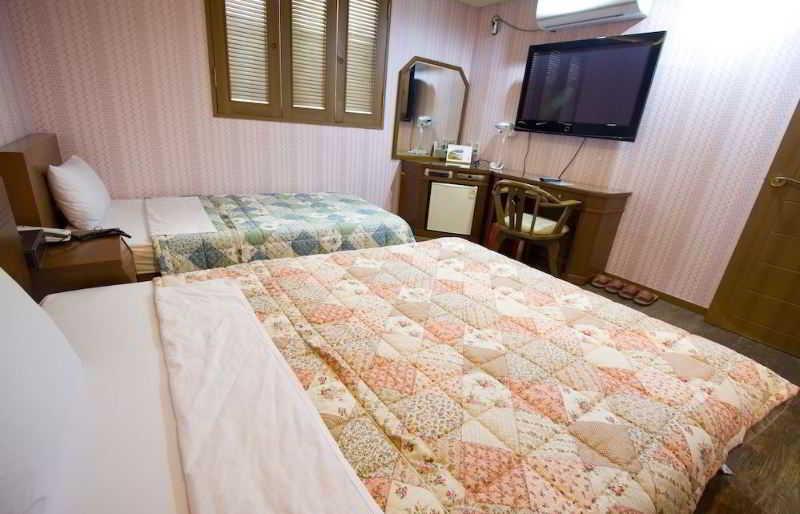 Motel At 2*