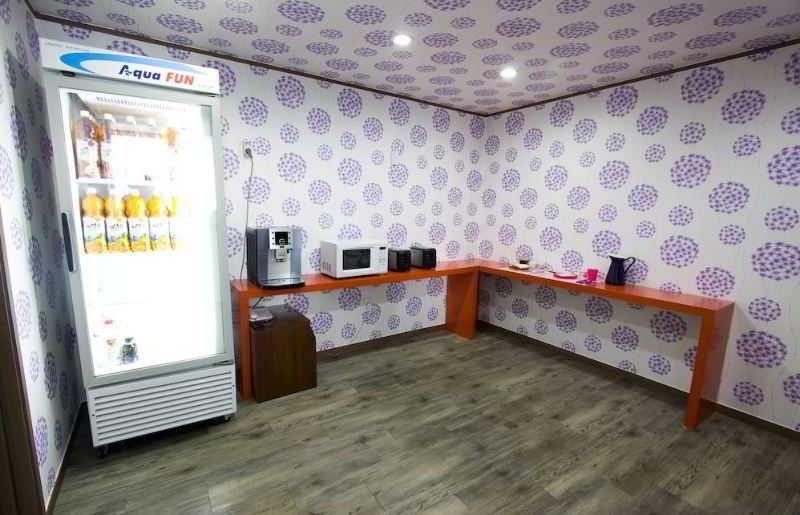 Motel At 2*