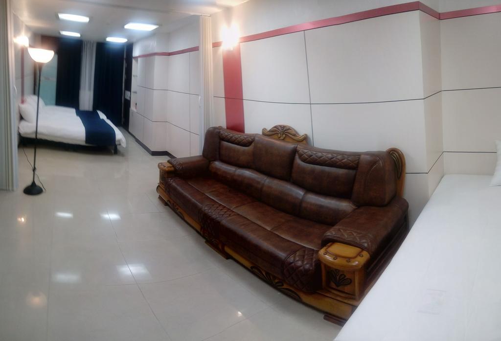 Utopia Apartment