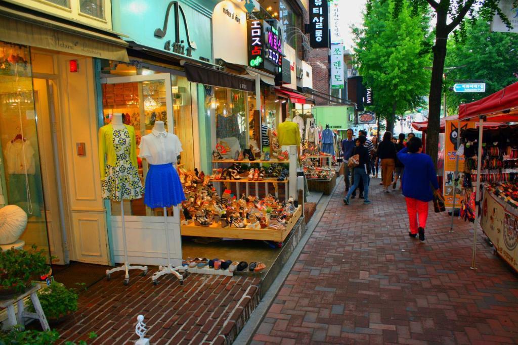 Oppa Sinchon-hongdae Seoul