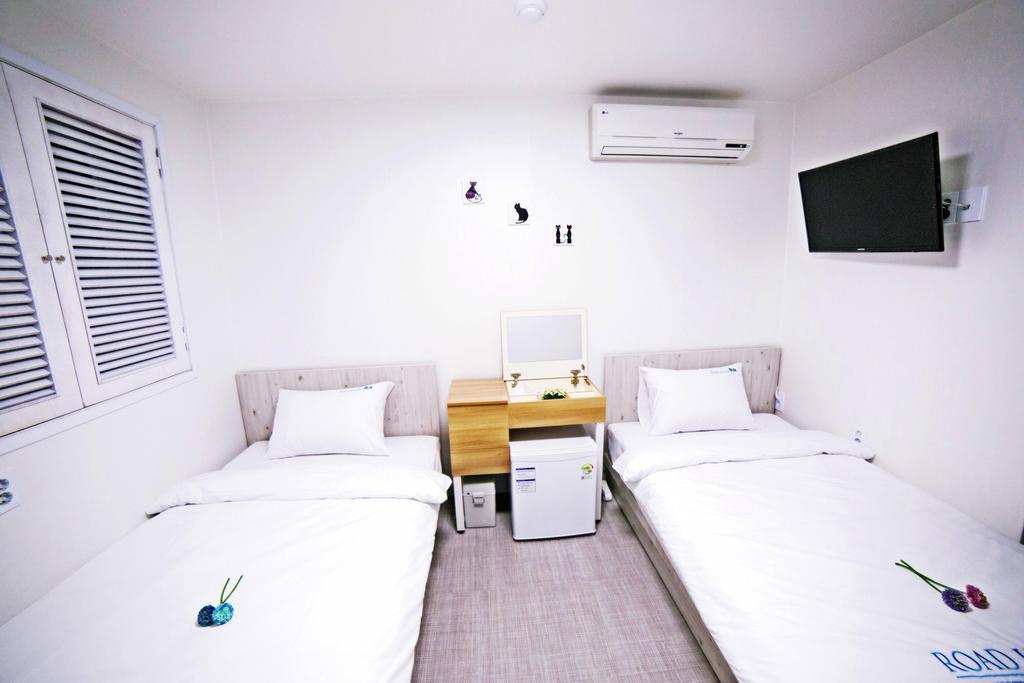 Guest house Road House Myeongdong Seoul