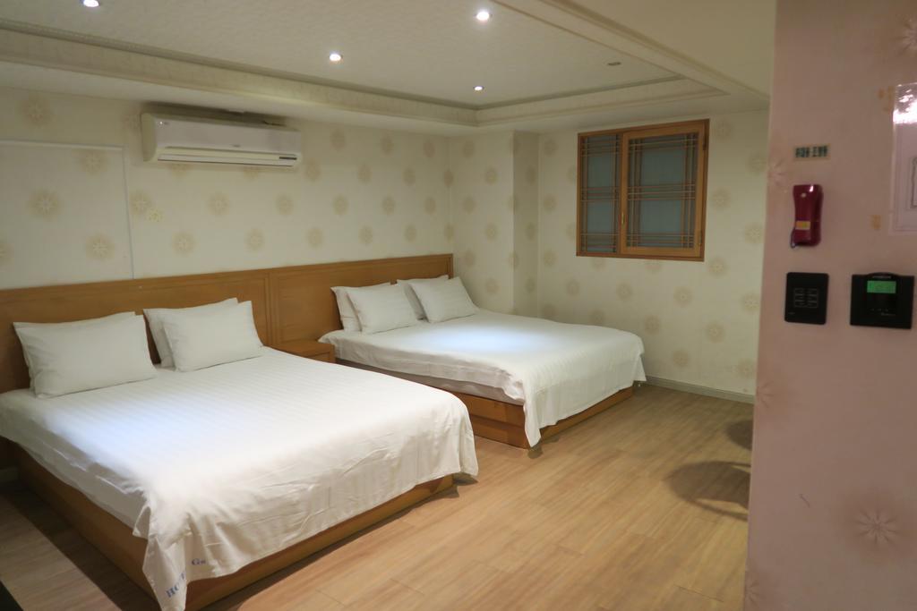 Gs Jongno Seoul