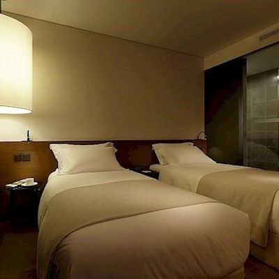 Shilla Seodaemun Station 4*