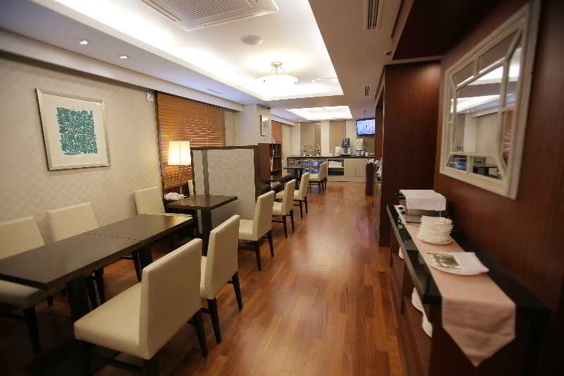 Royal Hotel